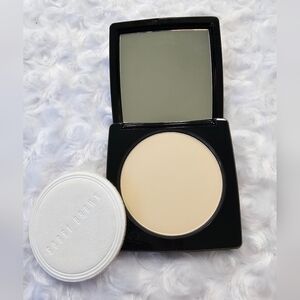 Bobbi Brown Sheer Finish Setting Powder!